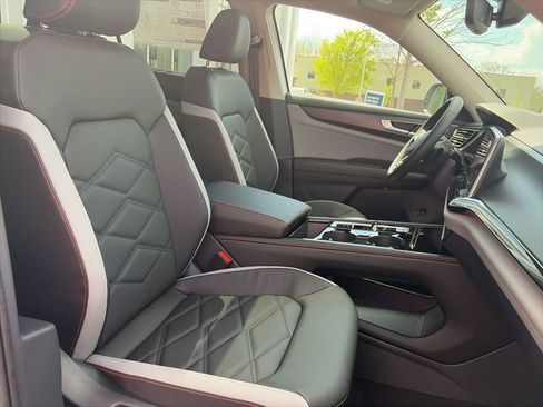 New 2026 Volkswagen Atlas Peak Edition AWD/4WD image 31