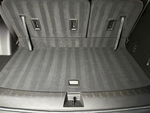 Used 2023 Chevrolet Traverse LT AWD/4WD image 22