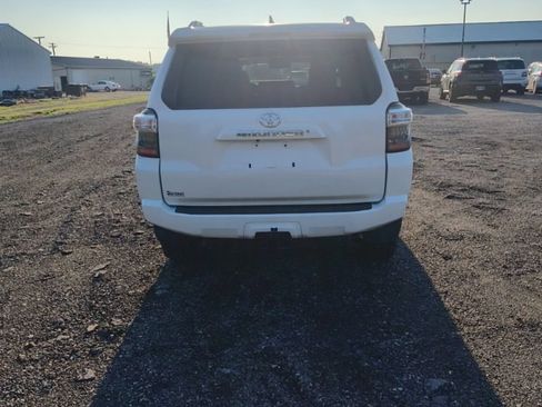 Used 2016 Toyota 4Runner SR5 Premium w/ Four Season Floor Mat Package AWD/4WD image 7