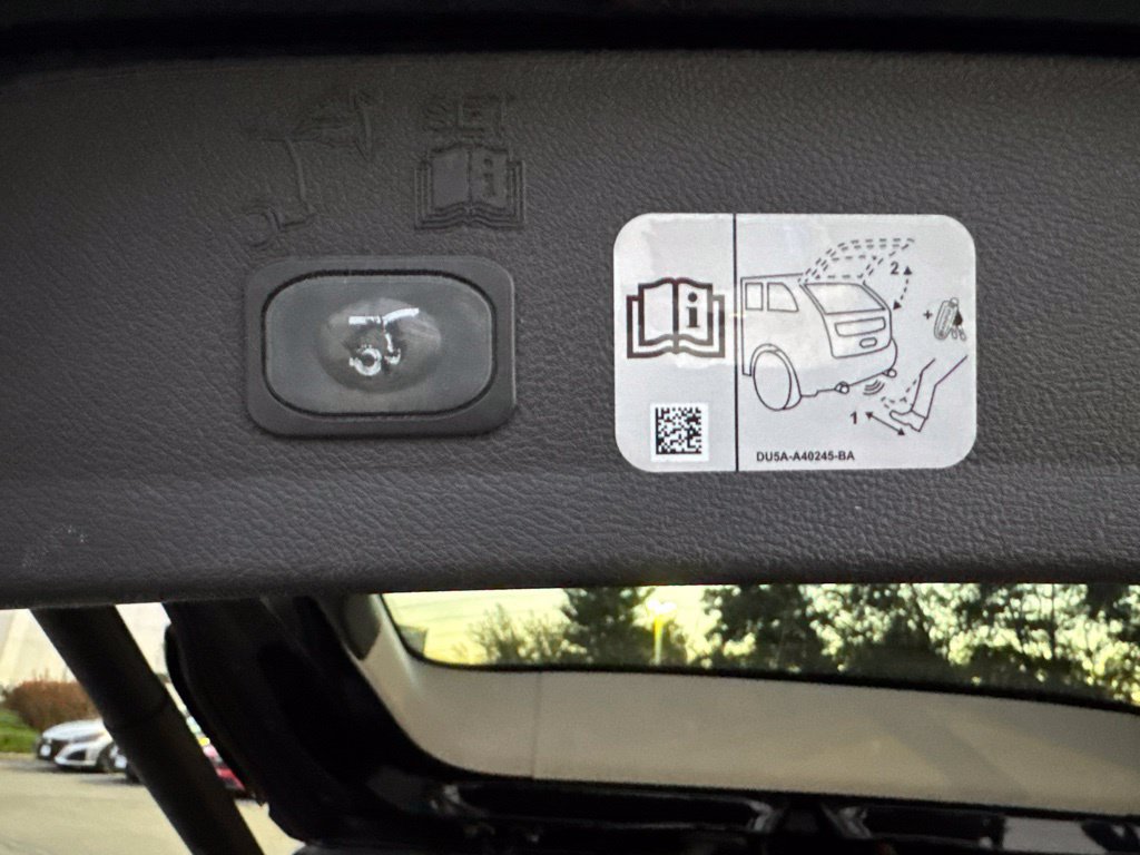Used 2017 Ford Escape Titanium AWD/4WD image 12
