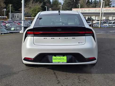 New 2026 Toyota Prius XLE image 7