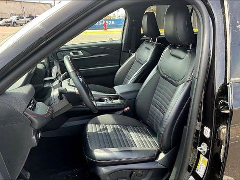 Certified 2025 Ford Explorer ST-Line w/ ST-Line Street Pack AWD/4WD image 19