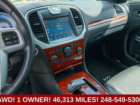 Used 2014 Chrysler 300 AWD w/ Driver Convenience Group image 18
