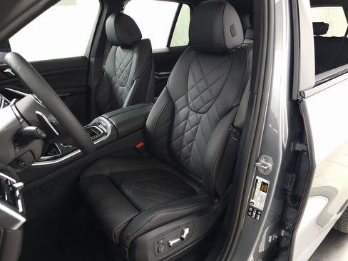 Used 2026 BMW X5 xDrive40i w/ M Sport Package AWD/4WD image 13