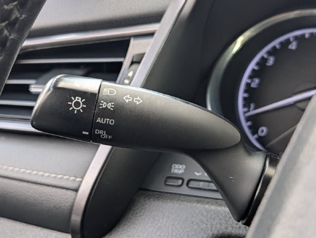 Used 2020 Toyota Camry SE FWD image 20