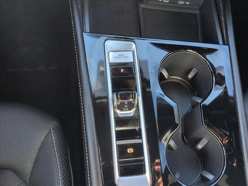 Used 2024 Volkswagen Atlas Cross Sport SE image 12