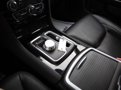 Used 2023 Chrysler 300 Touring L image 15