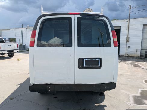 Used 2016 Chevrolet Express 2500 RWD image 5