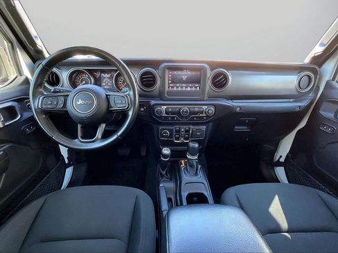 Certified 2022 Jeep Gladiator Sport AWD/4WD image 15