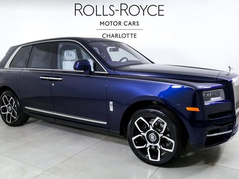 Used 2024 Rolls-Royce Cullinan AWD/4WD image 5