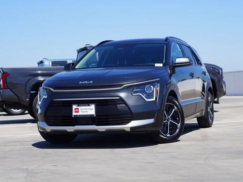Used 2025 Kia Niro EX FWD image 4