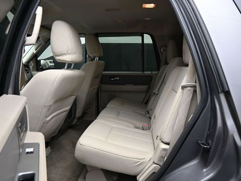 Used 2014 Ford Expedition XLT AWD/4WD image 24
