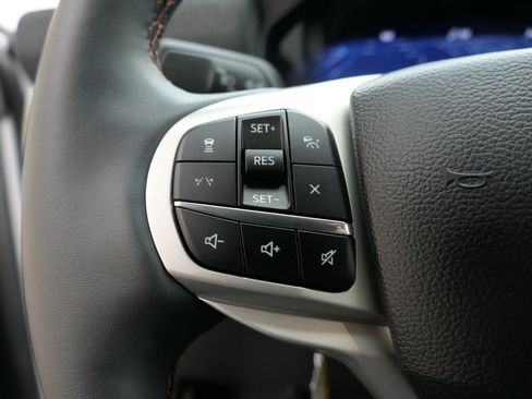 Used 2026 Ford Explorer Active w/ Active Comfort Package RWD image 16