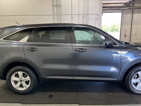 Used 2022 Kia Sorento LX AWD/4WD image 4