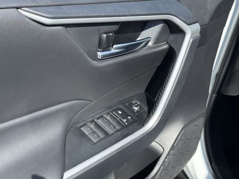 Used 2024 Toyota RAV4 XLE AWD/4WD image 22