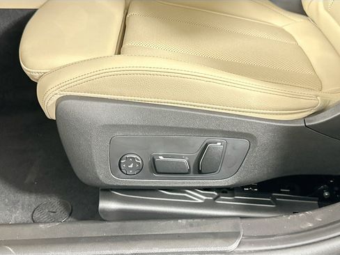 Used 2025 BMW 330i 330i w/ Convenience Package image 20