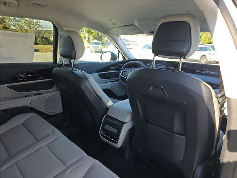 New 2026 Lincoln Nautilus Premier image 23