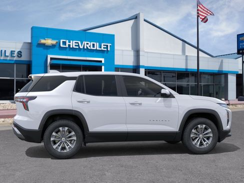 New 2026 Chevrolet Equinox LT w/ Convenience Package II FWD image 5