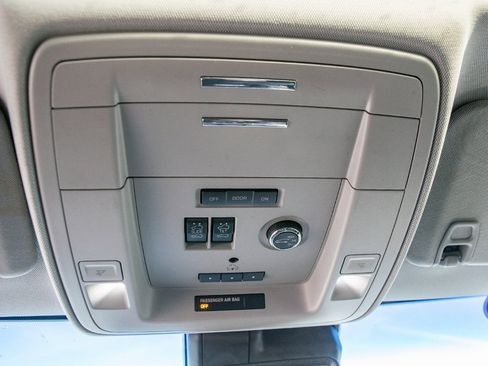 Used 2018 GMC Yukon Denali image 26