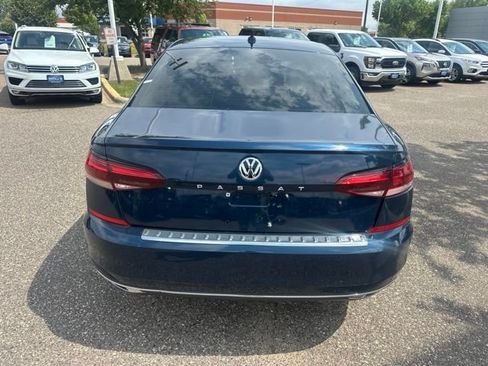 Used 2021 Volkswagen Passat 2.0T SE FWD image 4