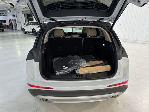 New 2026 Lincoln Corsair Premiere image 27