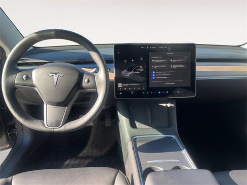 Used 2023 Tesla Model 3 Standard Range image 10