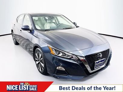 Certified 2022 Nissan Altima 2.5 SV w/ SV Premium Package