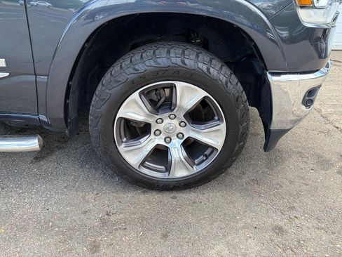 Used 2019 RAM 1500 Laramie AWD/4WD image 18