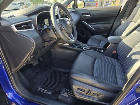 Used 2024 Toyota Corolla Cross AWD Hybrid w/ Convenience Package image 8