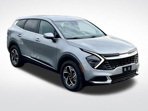 Used 2024 Kia Sportage LX image 2