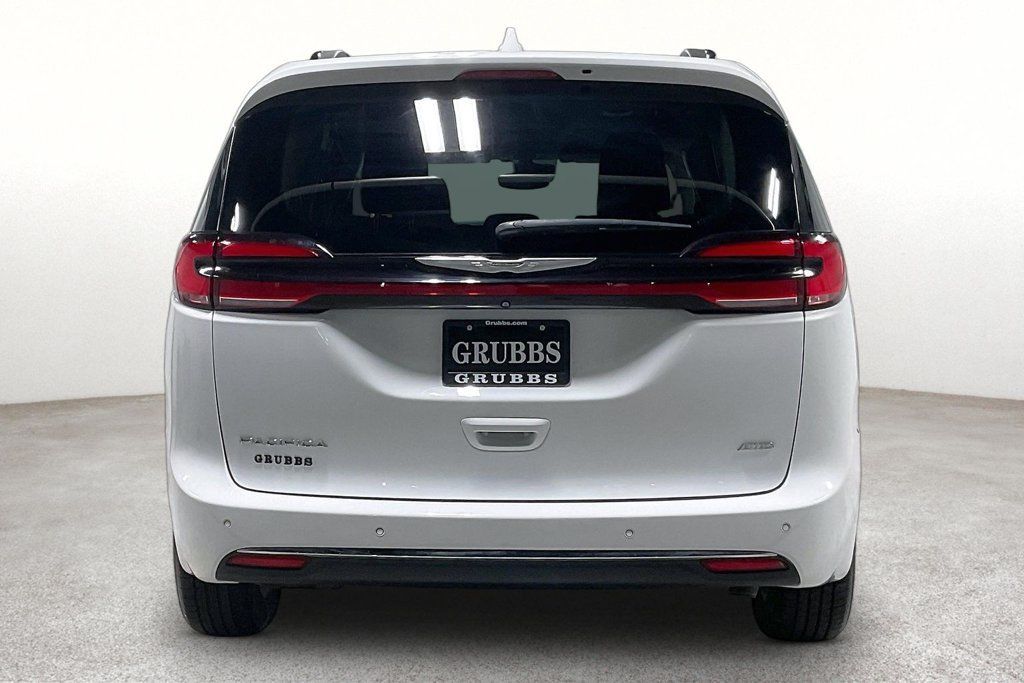 Used 2021 Chrysler Pacifica Touring-L AWD/4WD image 5