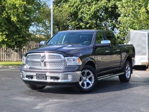 Used 2017 RAM 1500 Laramie w/ Convenience Group AWD/4WD image 2