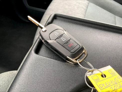 Used 2023 Ford F150 XLT image 29