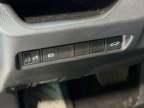 Used 2021 Toyota RAV4 XLE w/ Convenience Package AWD/4WD image 12