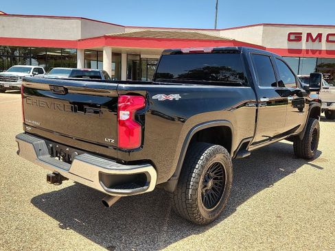 Used 2022 Chevrolet Silverado 2500 LTZ AWD/4WD image 4