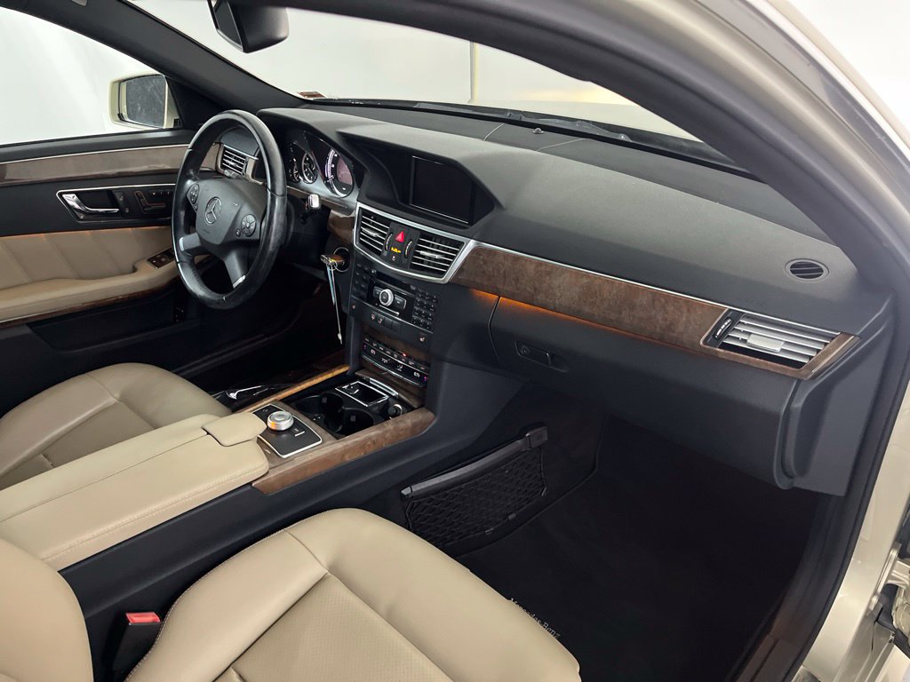 Used 2010 Mercedes-Benz E 350 Sedan image 22