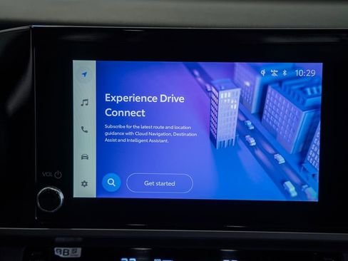 Used 2025 Toyota Camry SE image 19