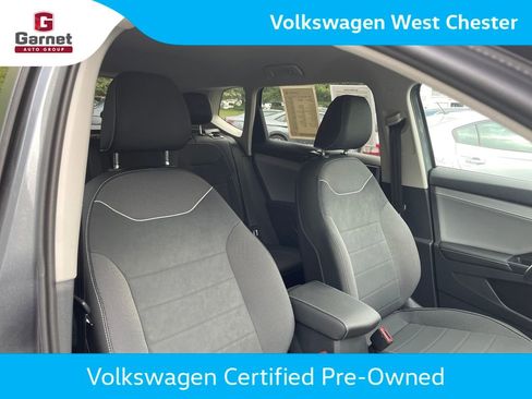 Used 2024 Volkswagen Taos SE FWD image 17