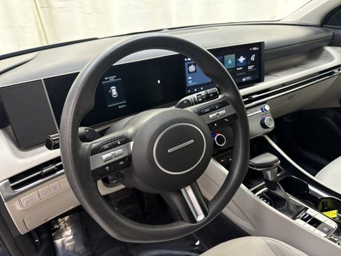 Used 2025 Hyundai Tucson SEL FWD image 25