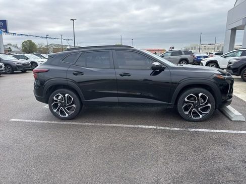 Used 2024 Chevrolet Trax RS w/ Sunroof Package image 5