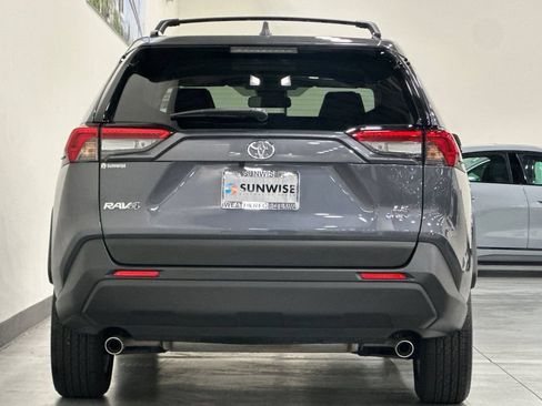 Used 2025 Toyota RAV4 LE AWD/4WD image 5