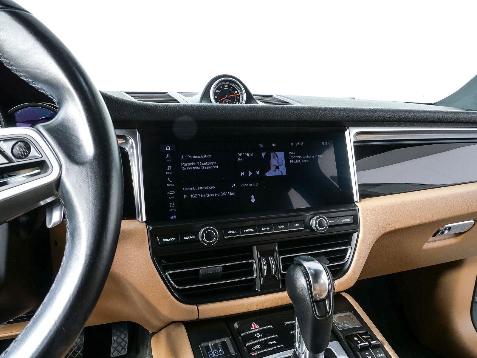 Certified 2021 Porsche Macan AWD/4WD image 13