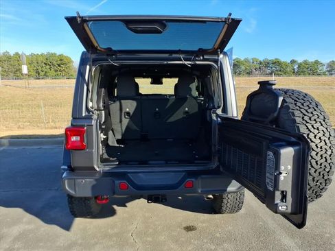 Used 2024 Jeep Wrangler Rubicon image 5