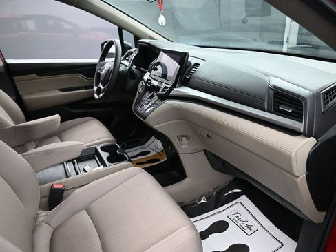 Used 2024 Honda Odyssey EX image 40