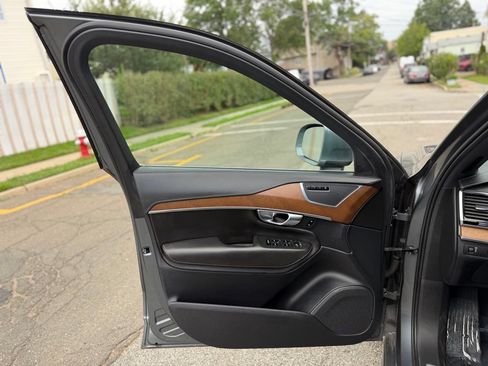 Used 2017 Volvo XC90 T6 Inscription w/ Vision Package AWD/4WD image 11