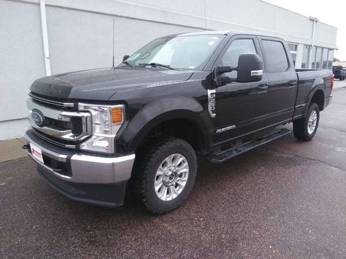 Used 2022 Ford F250 XLT image 2