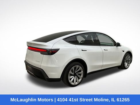 Used 2026 Tesla Model Y Long Range image 21