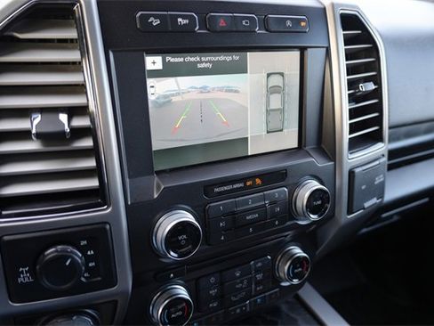 Used 2018 Ford F150 Platinum w/ Equipment Group 701A Luxury image 23