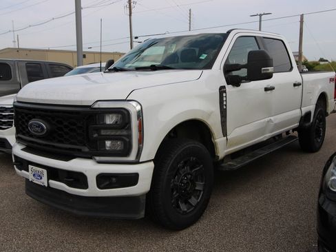 Used 2024 Ford F250 XL w/ STX Appearance Package AWD/4WD image 4