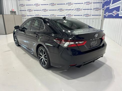 Used 2024 Toyota Camry SE w/ Cold Weather Package FWD image 4